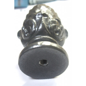 pomme de pin acier gris