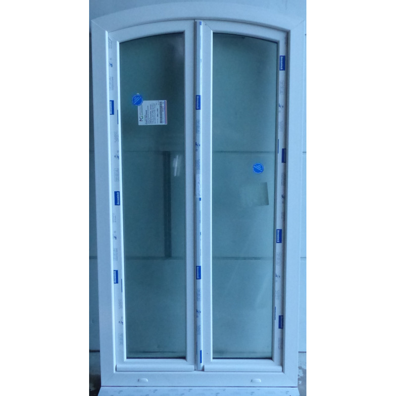 Fenêtre PVC cintrée
