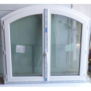 Fenêtre cintrée PVC