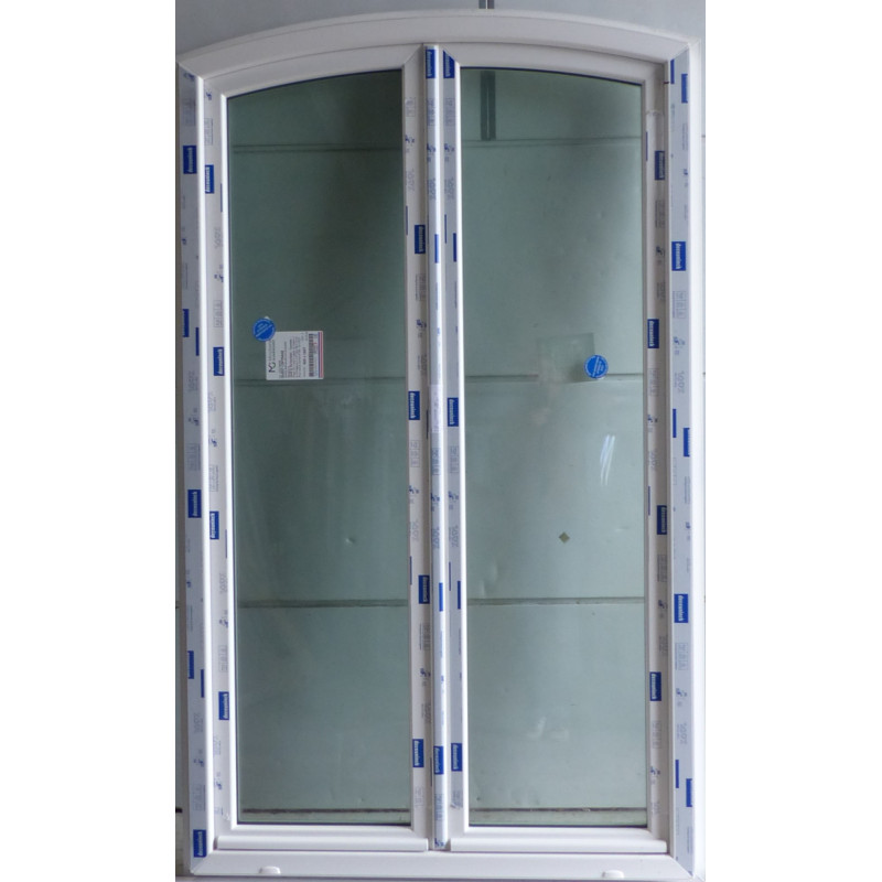 Fenêtre PVC blanc cintrée