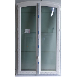 Fenêtre PVC blanc cintrée
