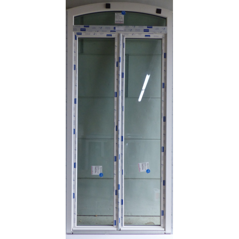 Porte fenêtre PVC blanc cintrée