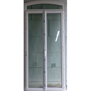 Porte fenêtre PVC blanc cintrée