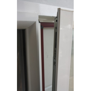Fenêtre aluminium blanc/bordeau