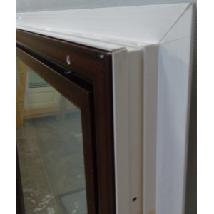 Fenêtre PVC blanc/acajou