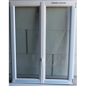 Fenêtre PVC acajou/blanc