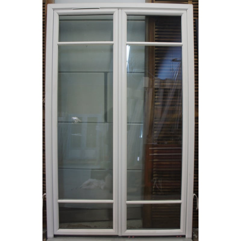 porte fenêtre pvc blanc 2 vantaux,   double vitrage 24mm, vitres claires,  dimensions châssis hors tout H217 X L134CM,  croisill